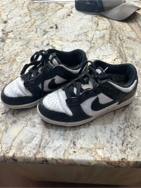 Nike Kids Black and White Low-Top Sneaker Trainers